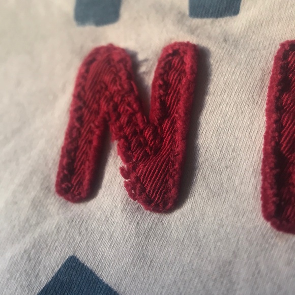 Tommy Hilfiger v neck - Picture 3 of 4